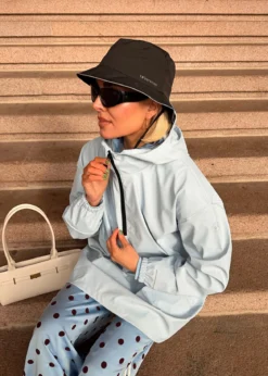 Mode PU Poncho D Vanntett poncho til dame