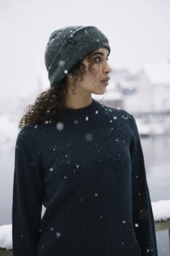 Mode Rib RN Sweater U Ribbestrikket genser i ullblanding