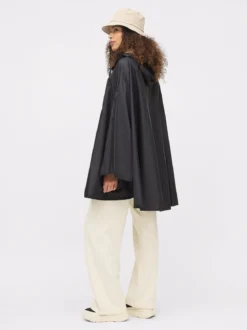 & Poncho U Vind- og vanntett poncho i unisex