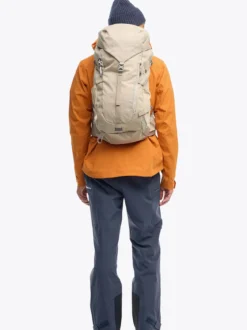 & Ryggsekk 35L Sporty sekk i ribstop materiale